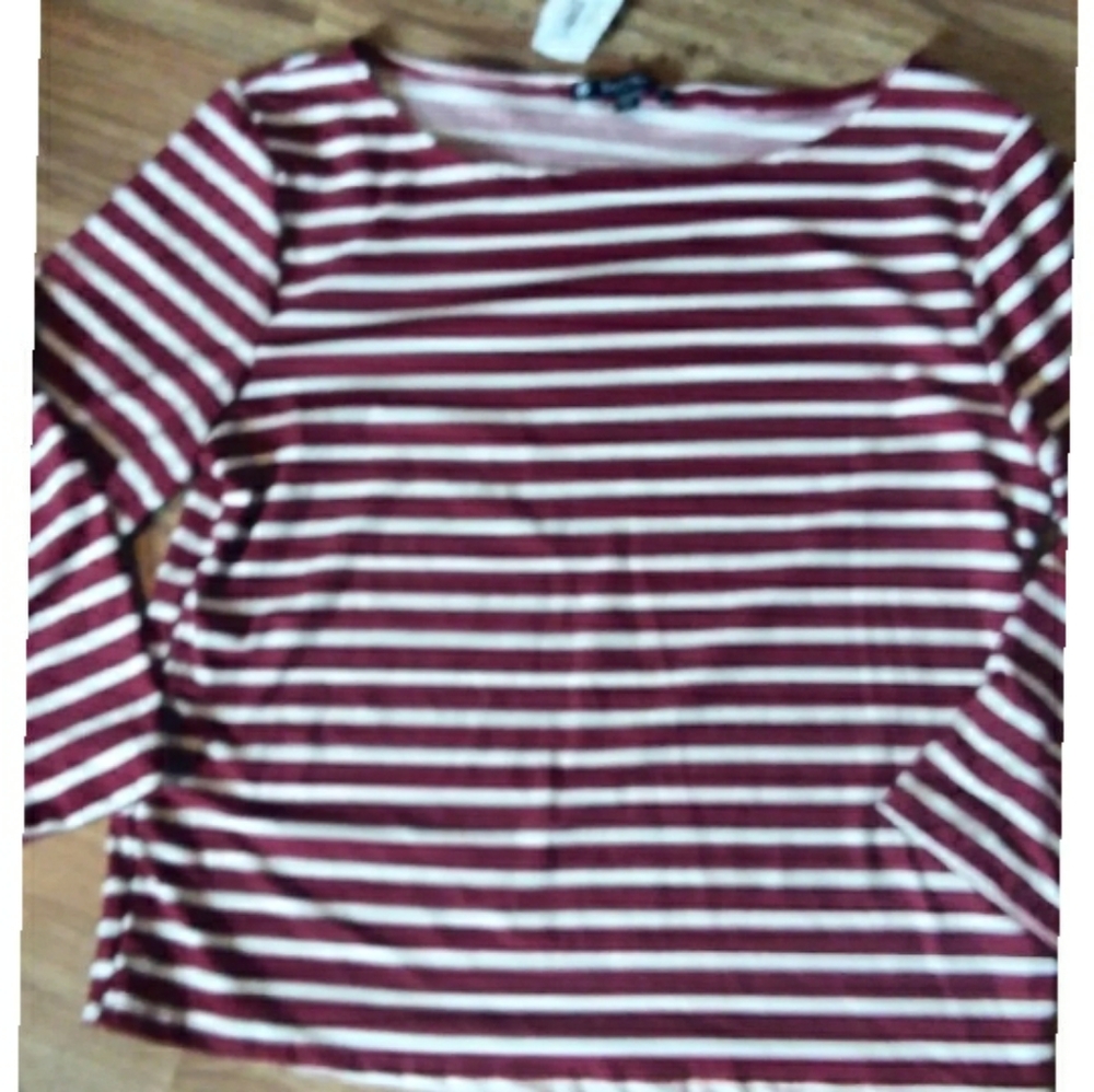 NWT Jrs Large Cropped Blouse